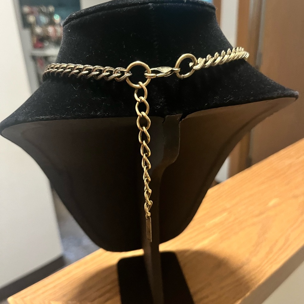 Gold and Silver Pearl Necklace - Picture 4 of 4